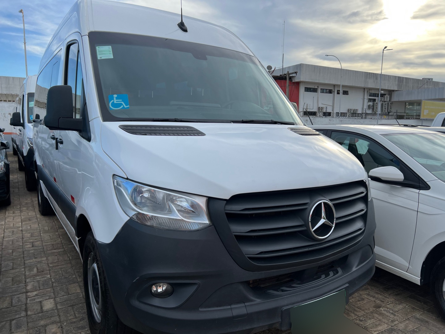 LOTE 008 SPRINTER VAN 417 16L 
