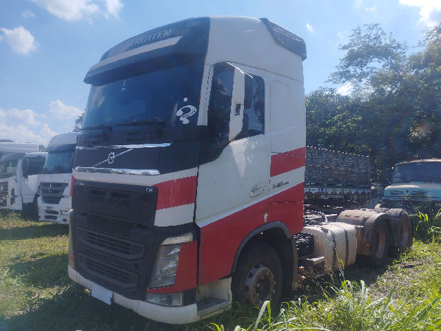 LOTE 075 FH 540 6X4T 2015/2016