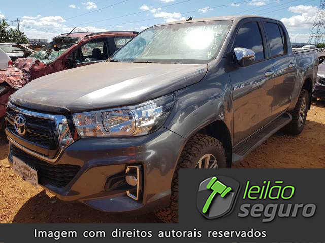 LOTE 008 TOYOTA HILUX CD 2020