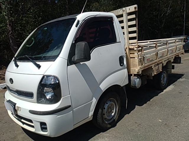 LOTE 005 KIA UK2500 HD 