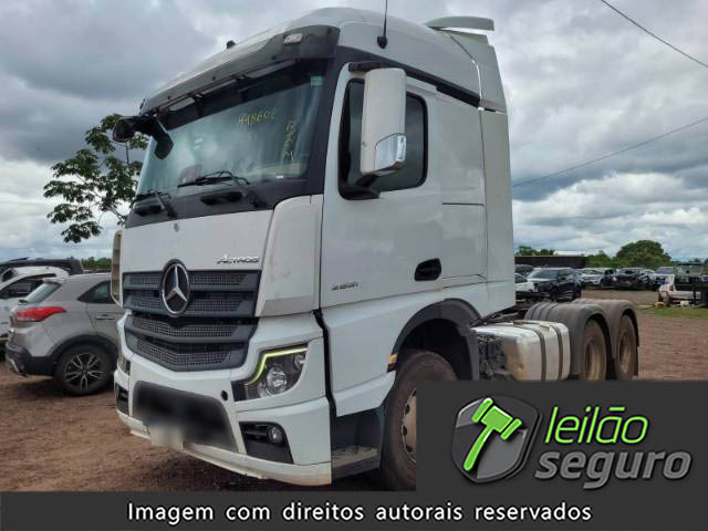 LOTE 008 MERCEDES BENZ ACTROS 